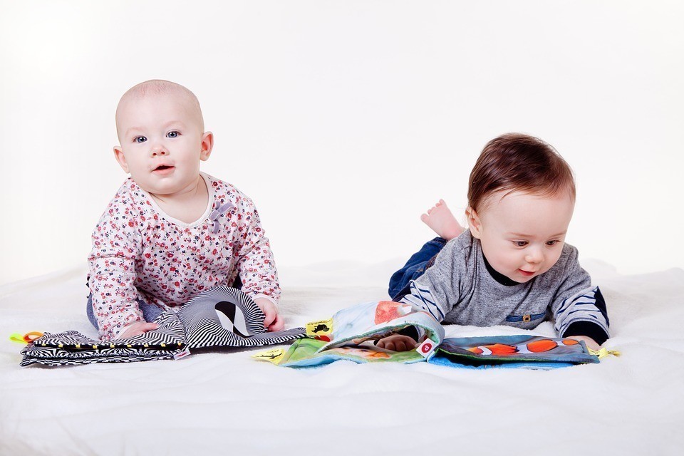 Beba i slikovnice – šta, kad i kako!